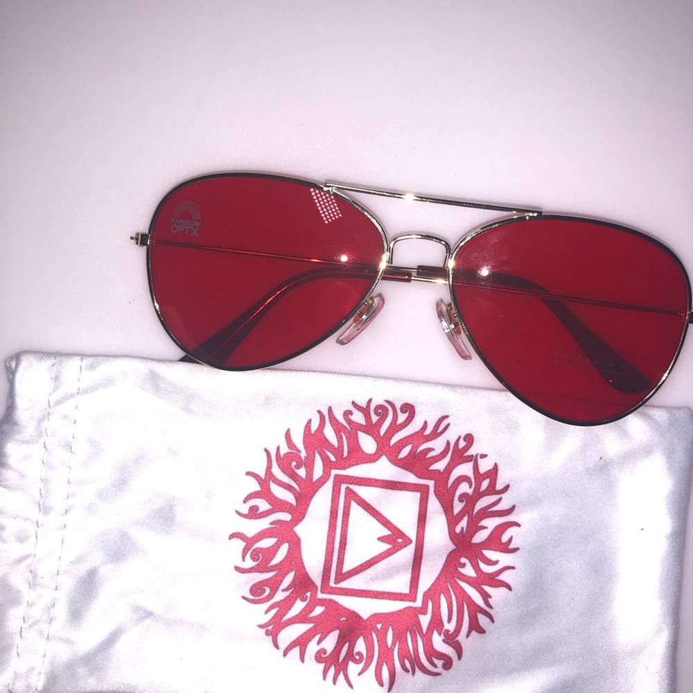 Rainbow OPTX  mood enhancing aviator sunnies 😎